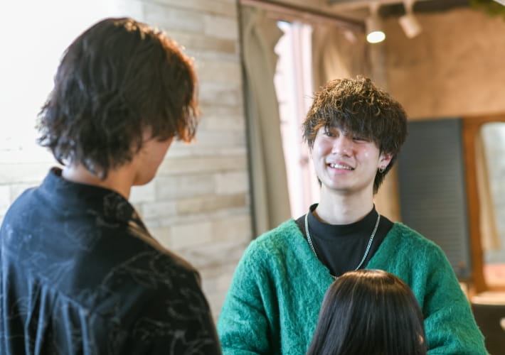 教育を受けている男性